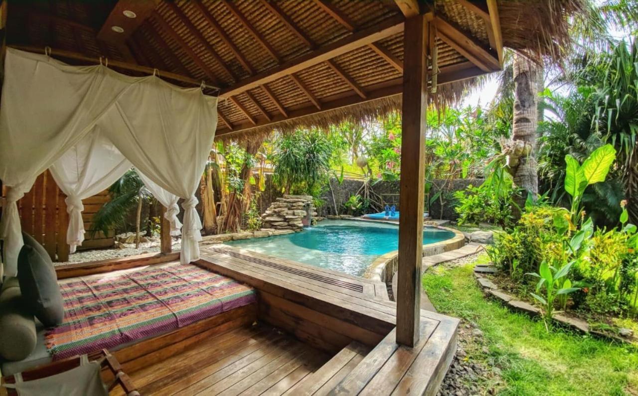 Villa Bhuvana With Private Swimming Pool Gili Trawangan Exterior photo